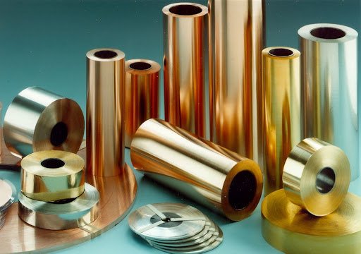 Đồng thau có độ dẻo dai cao, dễ uốn nắn, gia công, tạo hình, định hình