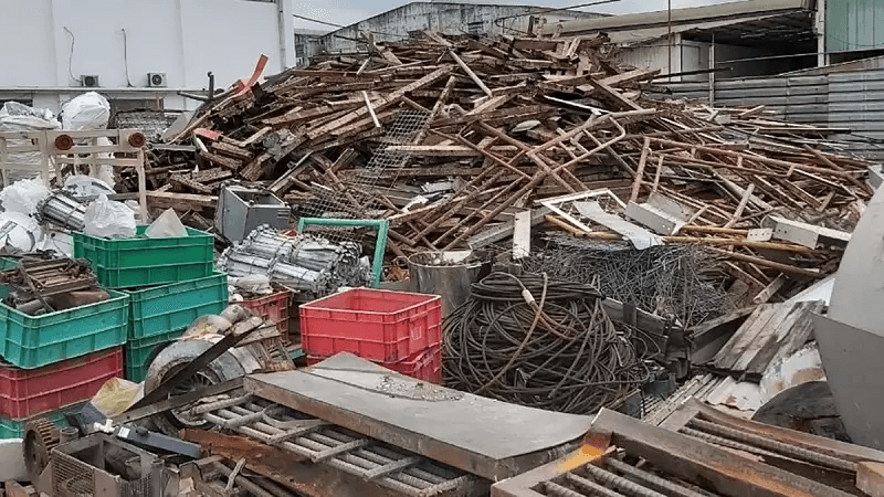 Phế Liệu Hoàng Long - Chuyên thu mua sắt phế liệu công trình trực tiếp